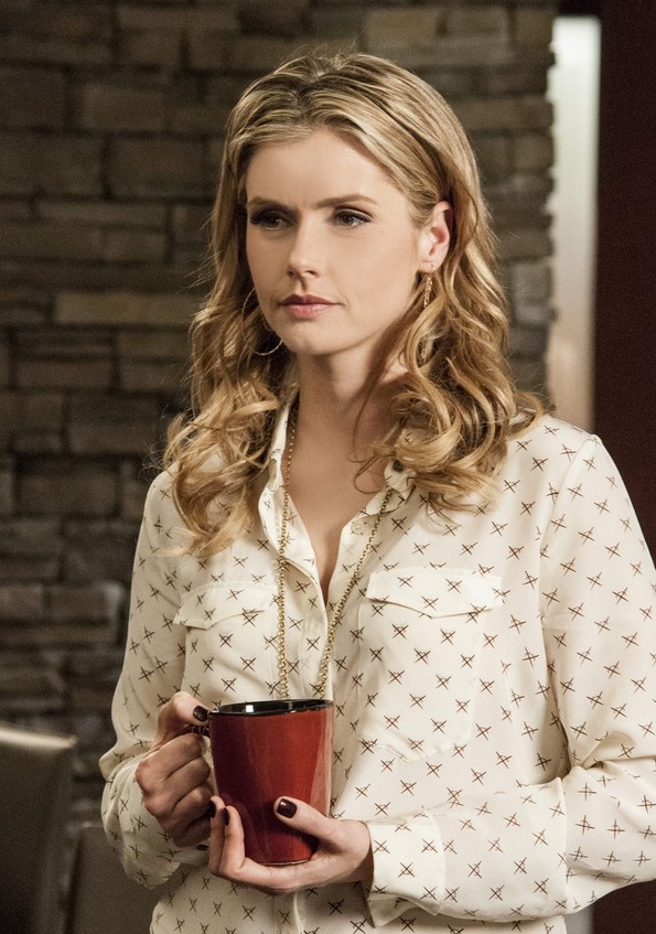 Taylor Stappord (Brianna Brown)